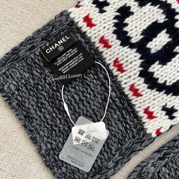 Auth BN Chanel CC Logo Blue Wool Knit Scarf/ Muffler - Picture 7 of 9